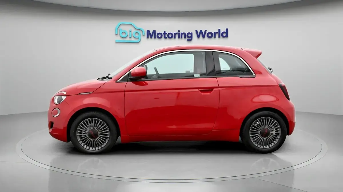Używany Fiat 500e Red 86 kW (118 KM) 2024 Czerwony Hatchback