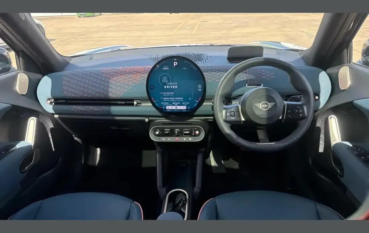Used Mini Aceman Exclusive 135 kW (184 HP) 2025 Indigo sunset blue SUV