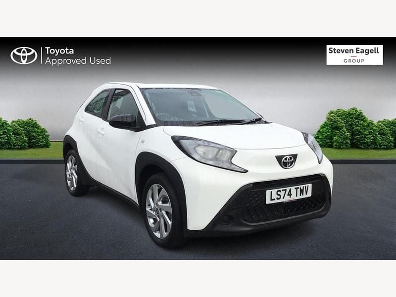 White Used 2024 Toyota Aygo X PURE SUV | £15,912 - Image 1/3