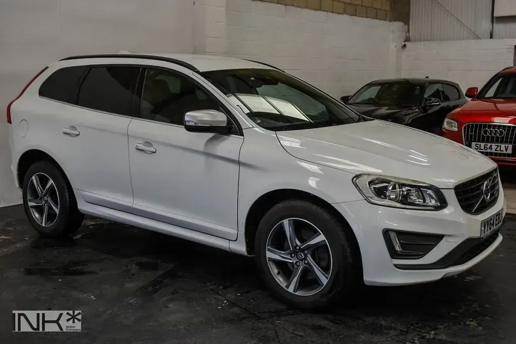 Begagnad Volvo XC60 R-Design 181 HK (133 kW) 2014 Vit SUV