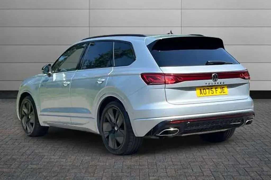 Used VW Touareg Edition 286 HP (210 kW) 2026 Silver SUV