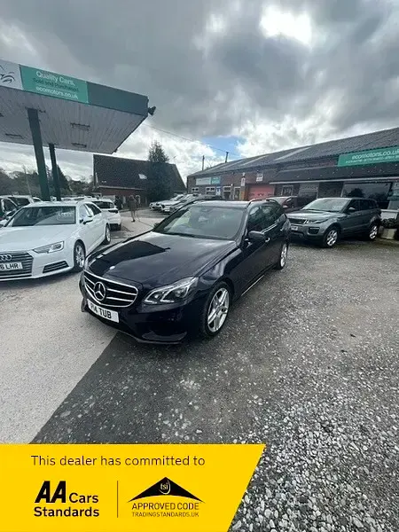 Used Mercedes E220 AMG 174 HP (127 kW) 2016 Blue Estate