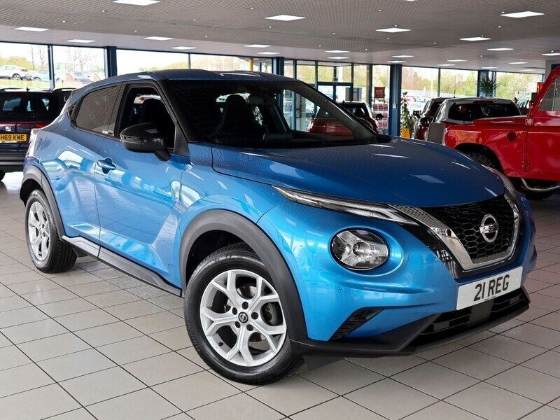 Vivid blue Used 2021 Nissan Juke N-Connecta SUV | £13,789 (Good price) - Image 1/4