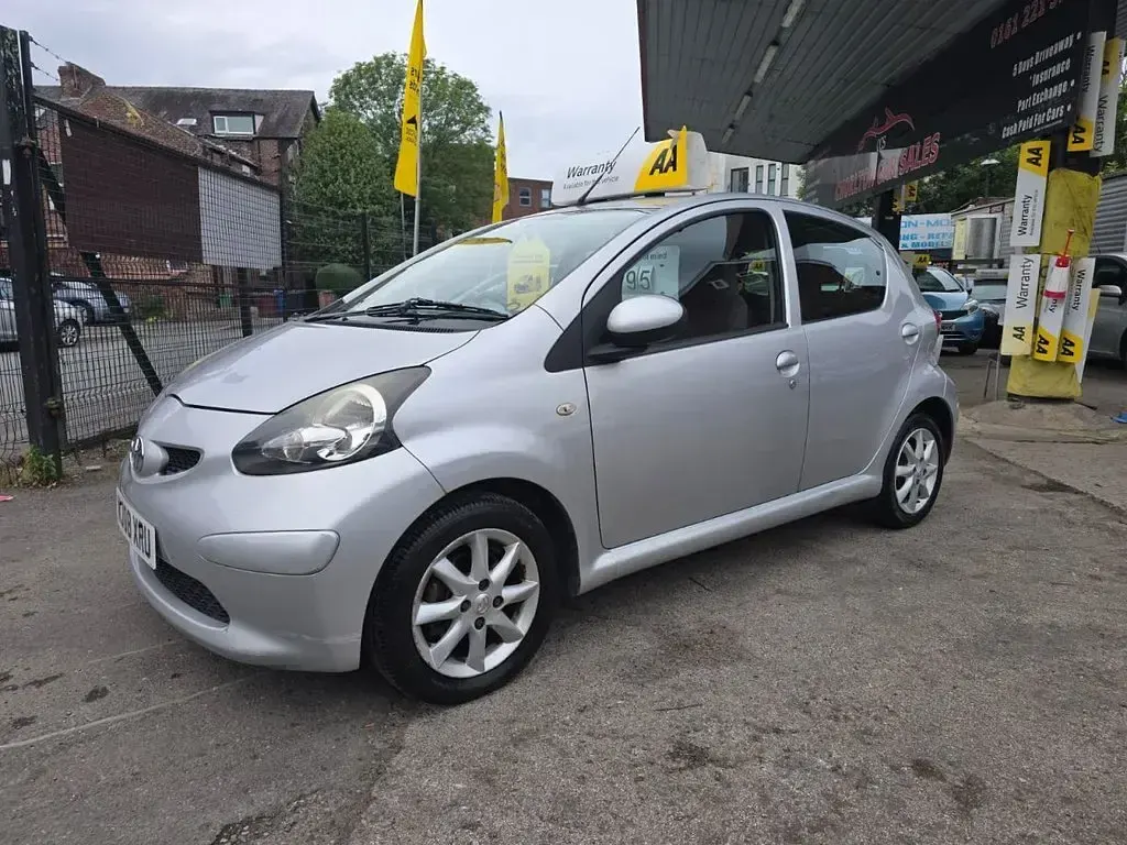 Used Toyota Aygo Platinum 67 HP (49 kW) 2008 Silver Hatchback