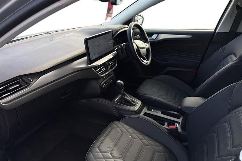 Used Ford Focus Titanium X 155 HP (114 kW) 2024 Silver Hatchback