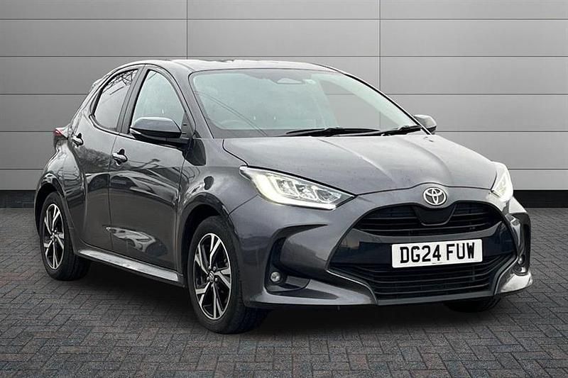 Used Toyota Yaris Hybrid Design 116 HP (85 kW) 2024 Decuma grey Hatchback