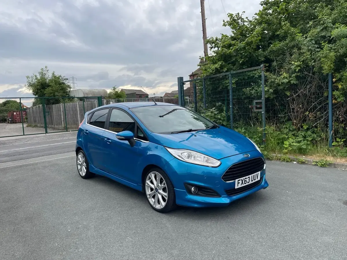 Used Ford Fiesta Titanium 2013 Blue Hatchback
