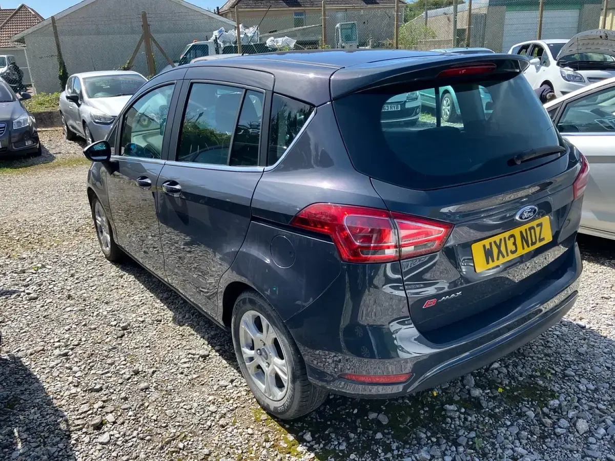 Used Ford B-MAX Zetec 90 HP (66 kW) 2013 Grey MPV