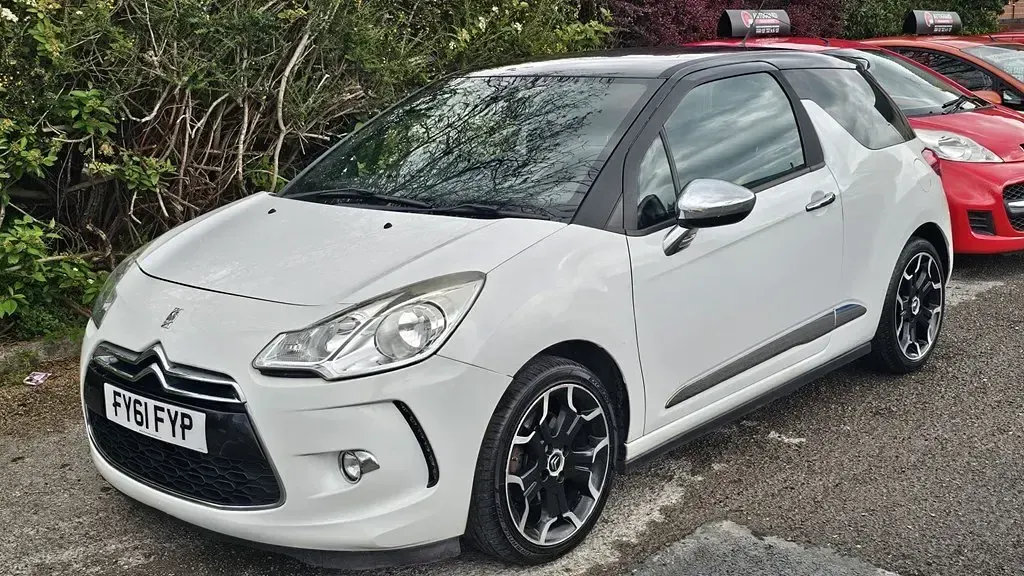 Używany Citroën DS3 2011 Biały Hatchback