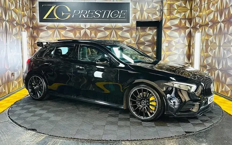 Begagnad Mercedes A35 AMG Premium Plus 306 HK (225 kW) 2022 Halvkombi