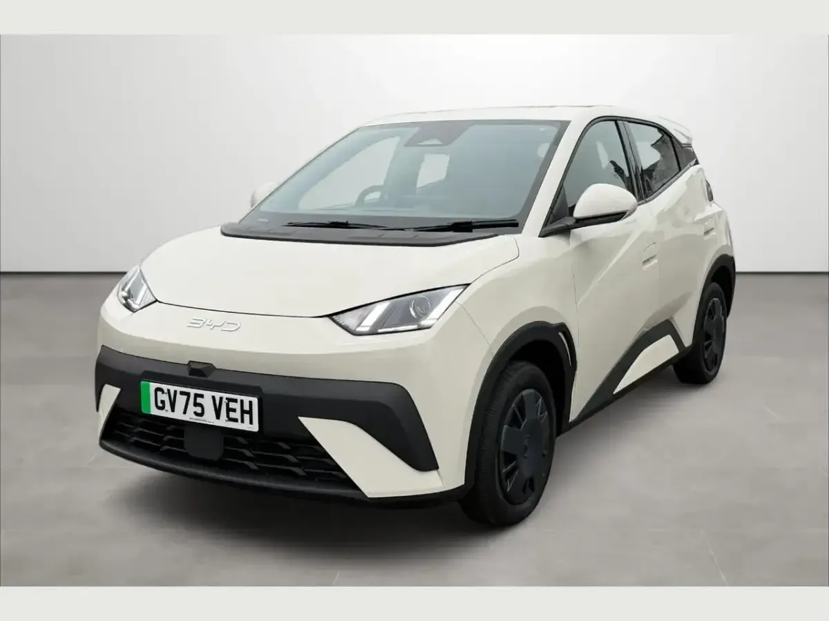 Used BYD Dolphin Active 34 kW (47 HP) 2025 White Hatchback