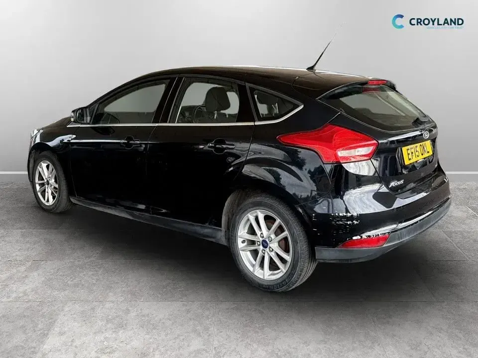 Used Ford Focus Zetec 100 HP (73 kW) 2015 Black Hatchback