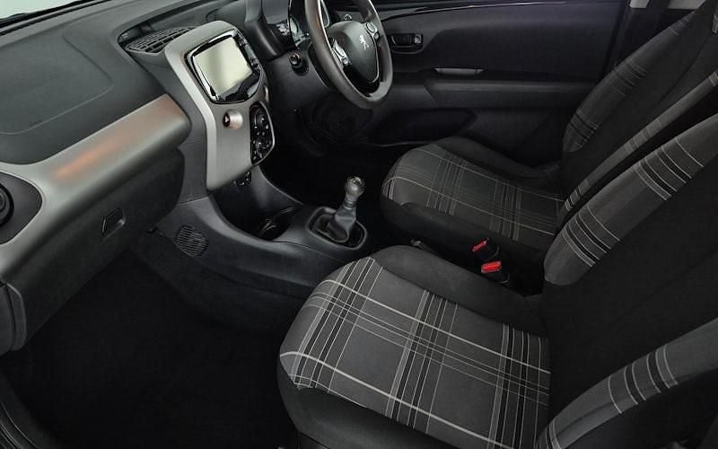 Used Peugeot 108 Active 68 HP (50 kW) 2018 Hatchback