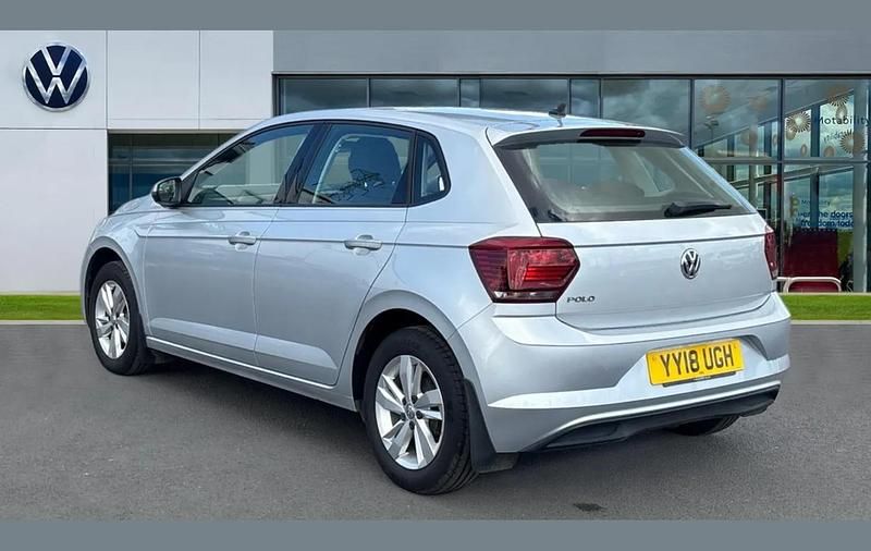 Used VW Polo SE 95 HP (69 kW) 2018 Reflex silver Hatchback