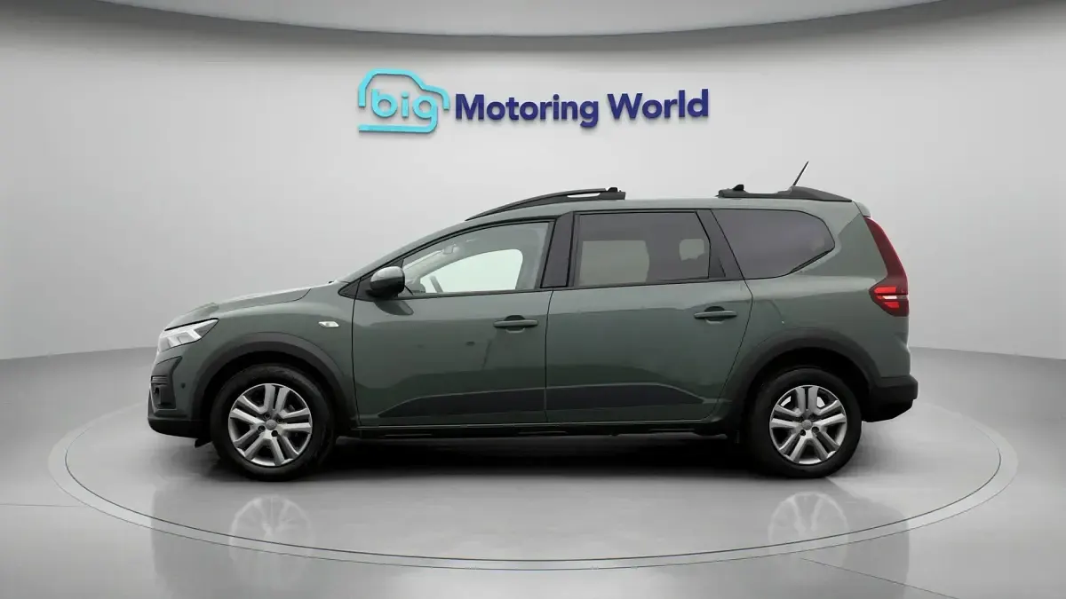 Used Dacia Jogger Expression 110 HP (80 kW) 2023 Green MPV