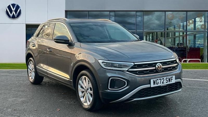 Indium grey metallic Used 2023 VW T-Roc Style SUV | £22,377 (Fair price) - Image 1/4