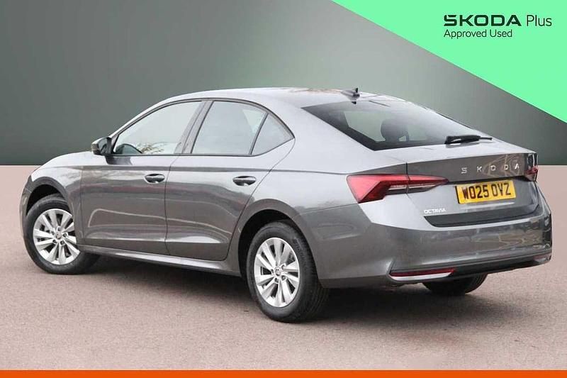 New Skoda Octavia SE Technology 110 HP (80 kW) 2025 Graphite grey metallic Hatchback