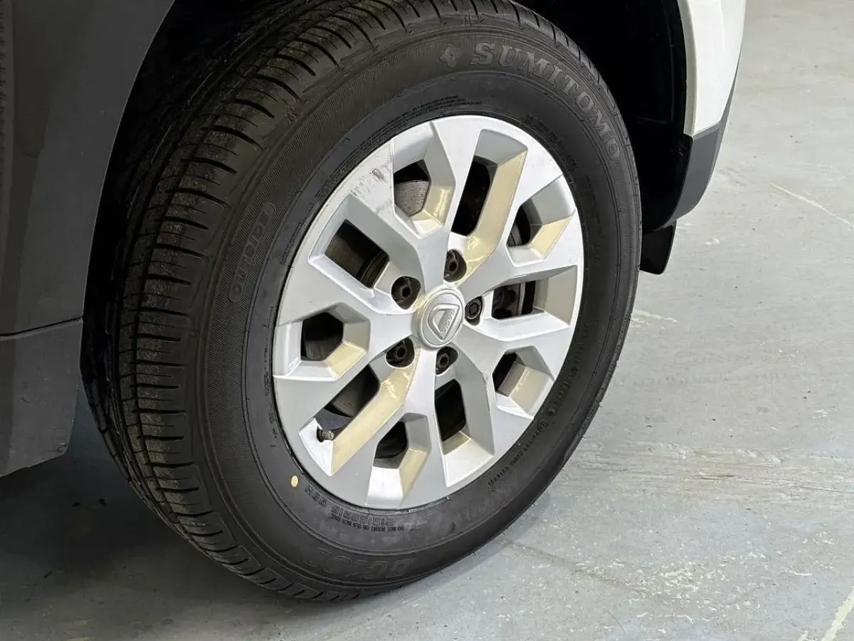 Usado Dacia Duster Comfort 99 HP (72 kW) 2022 Branco SUV