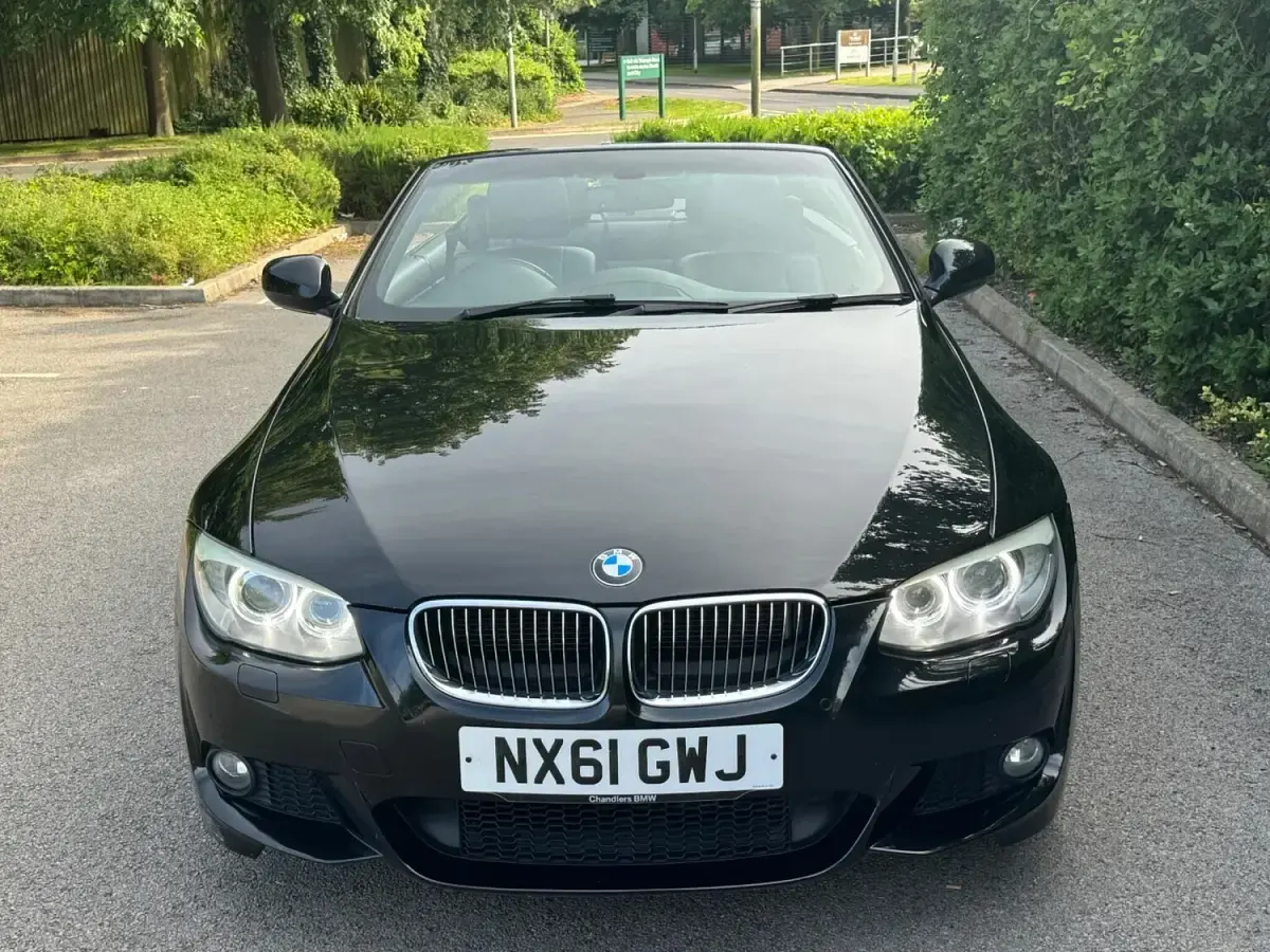 Begagnad BMW 320 Cabriolet Sport Line 2011 Svart Cab