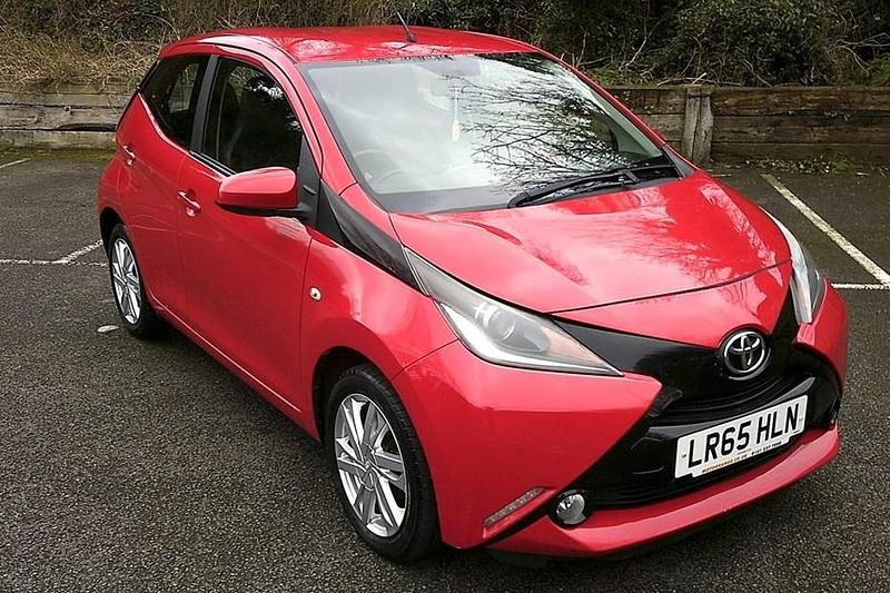 Used Toyota Aygo x-press 2015 Red Hatchback