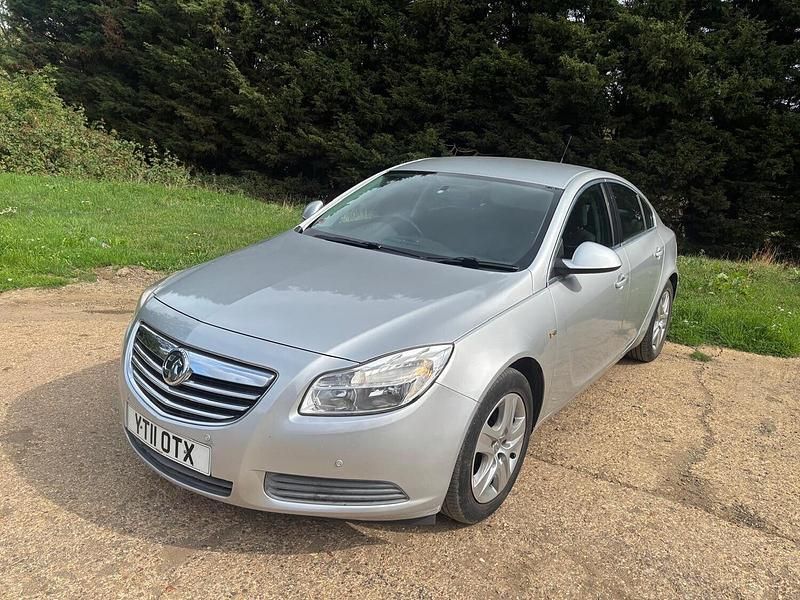 Silver Used 2011 Vauxhall Insignia Hatchback | £1,295 (Good price) - Image 1/2