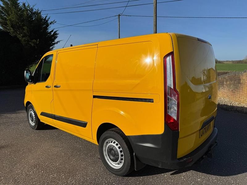 Used Ford Transit Custom 130 HP (95 kW) 2021 Yellow Van