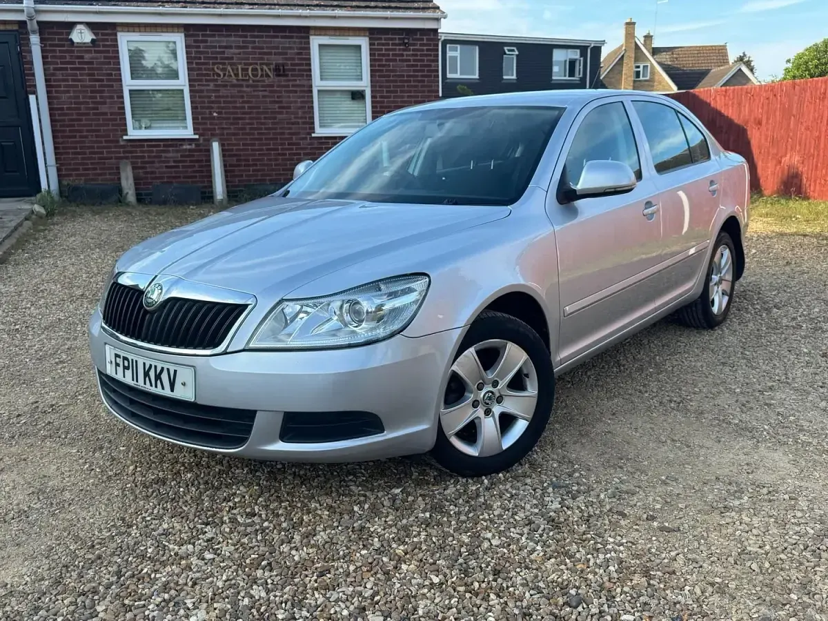 Used Skoda Octavia SE 102 HP (75 kW) 2011 Silver Hatchback