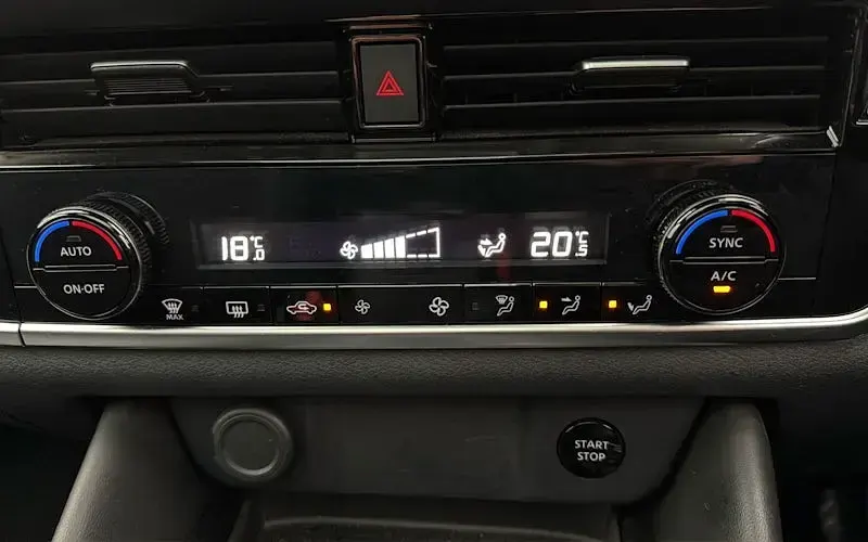 Used Nissan Qashqai N-Connecta 190 HP (139 kW) 2023 Grey SUV