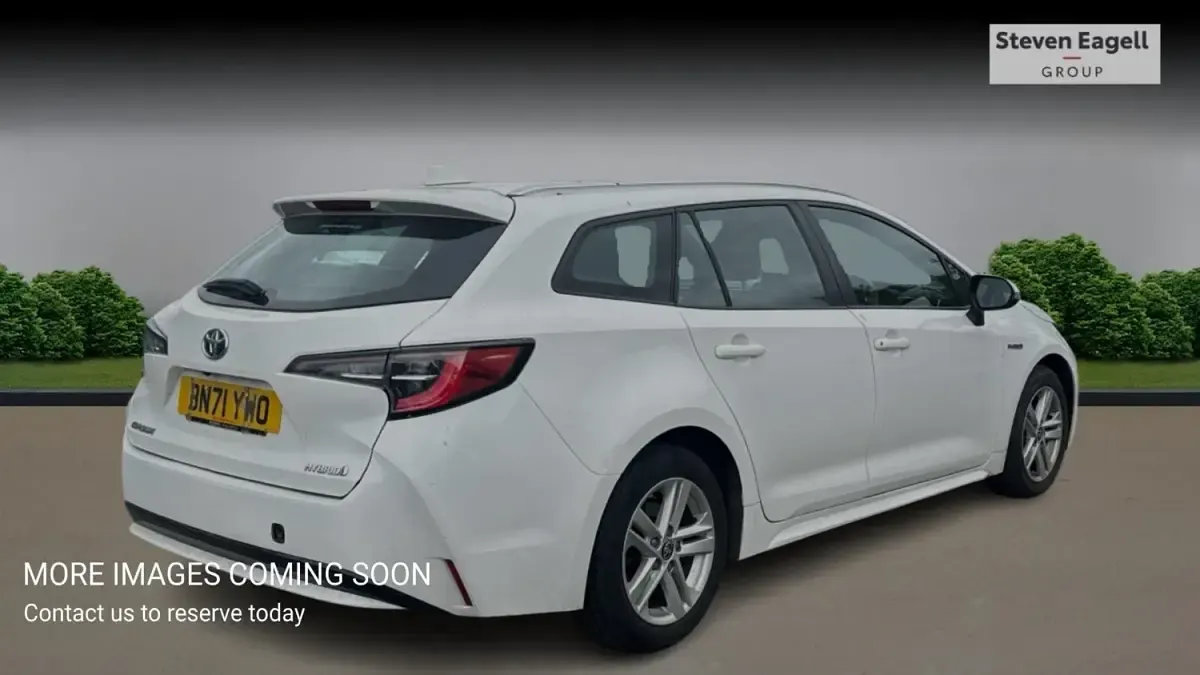 Używany Toyota Corolla 122 KM (89 kW) 2021 Biały Kombi