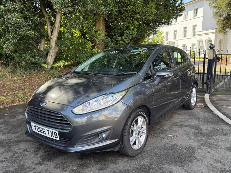 Grey Used 2016 Ford Fiesta Zetec Hatchback | £6,000 (Fair price) - Image 1/4