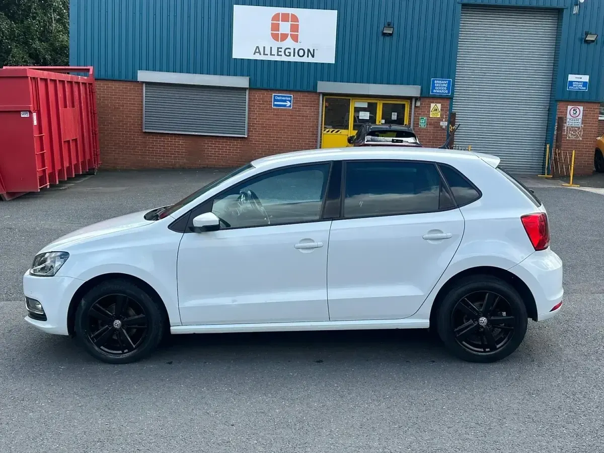 Used VW Polo Edition 90 HP (66 kW) 2017 White Hatchback