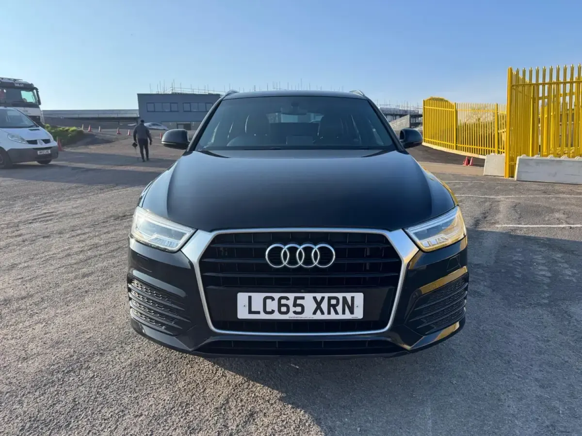 Używany Audi Q3 S-Line 2015 Czarny SUV