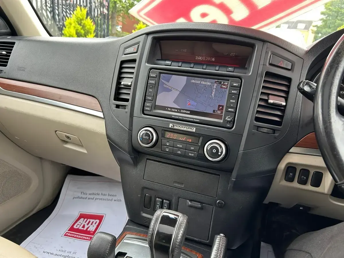 Used Mitsubishi Shogun 197 HP (144 kW) 2011 Brown SUV