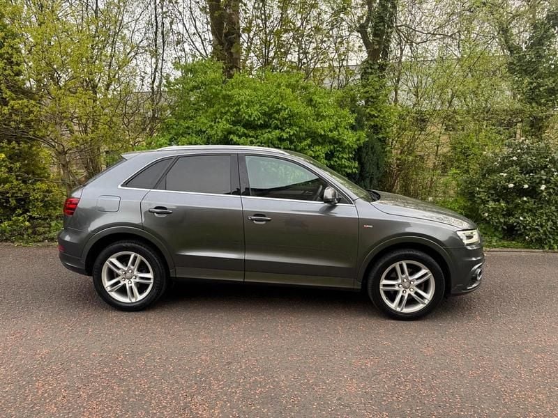 Begagnad Audi Q3 S-Line 2012 Grå SUV