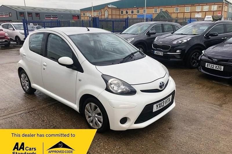 White Used 2013 Toyota Aygo Hatchback | £2,745 (Fair price) - Image 1/1