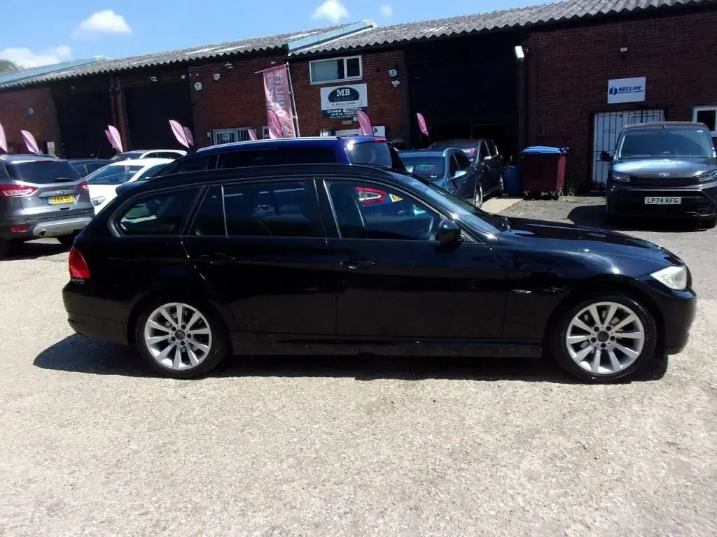 Used BMW 318 2010 Black Estate