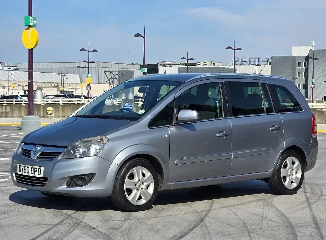Used Vauxhall Zafira 115 HP (84 kW) 2010 Silver MPV