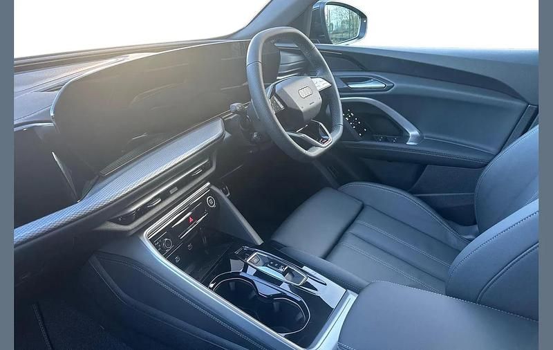 Used Audi Q5 S-Line 200 HP (147 kW) 2026 Black SUV