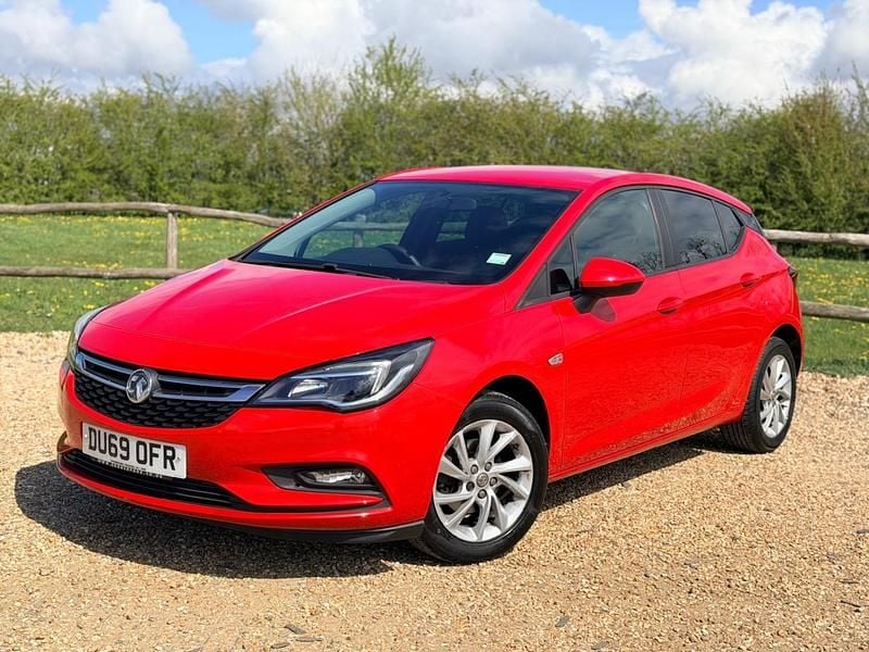 Second-hand Vauxhall Astra Design Edition 105 CP (77 kW) 2019 Roșu Hatchback