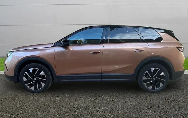 Used Vauxhall Grandland X Ultimate 136 HP (100 kW) 2025 Brown SUV