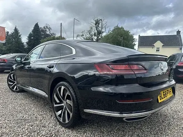 Used VW Arteon R-line 150 HP (110 kW) 2018 Black Hatchback