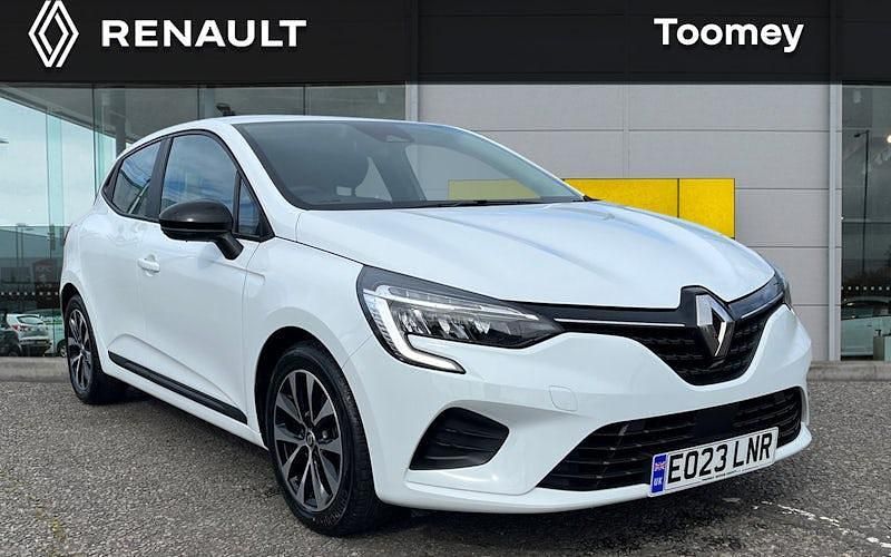 Used Renault Clio V Evolution 145 HP (106 kW) 2022 White  Hatchback