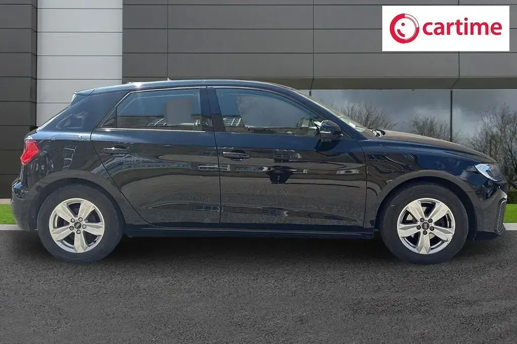 Used Audi A1 Sportback Design 95 HP (69 kW) 2022 Black Hatchback
