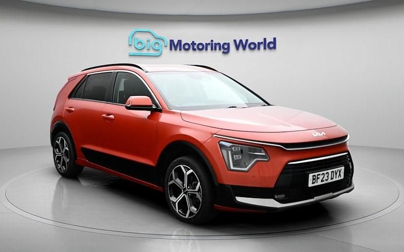 Used Kia Niro 141 HP (103 kW) 2023 Orange SUV