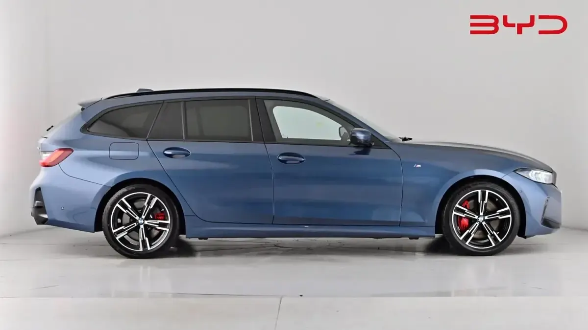 Used BMW 320 M Sport 184 HP (135 kW) 2025 Arctic race blue Estate