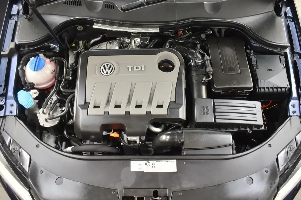 Used VW Passat SE 2011 Blue Sedan