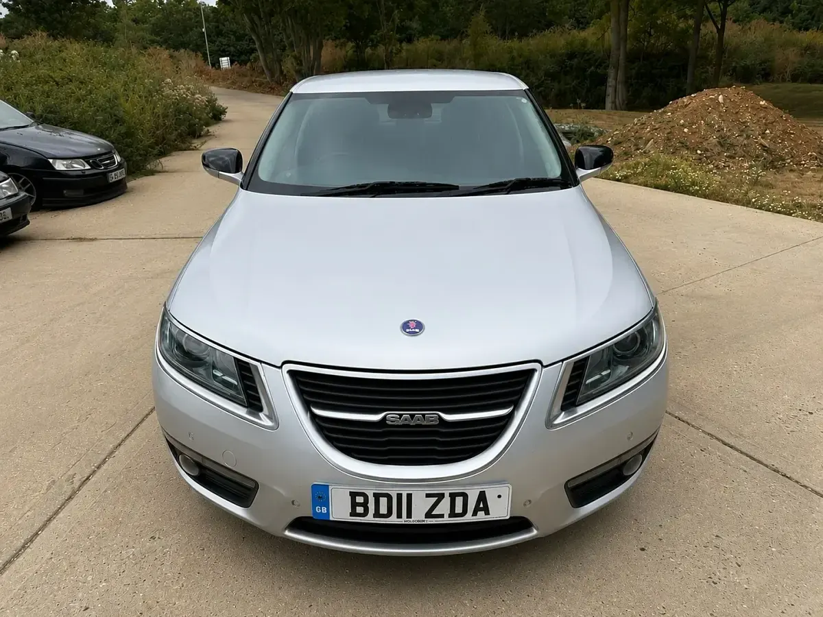 Used Saab 9-5 Vector 220 HP (161 kW) 2011 Silver Sedan