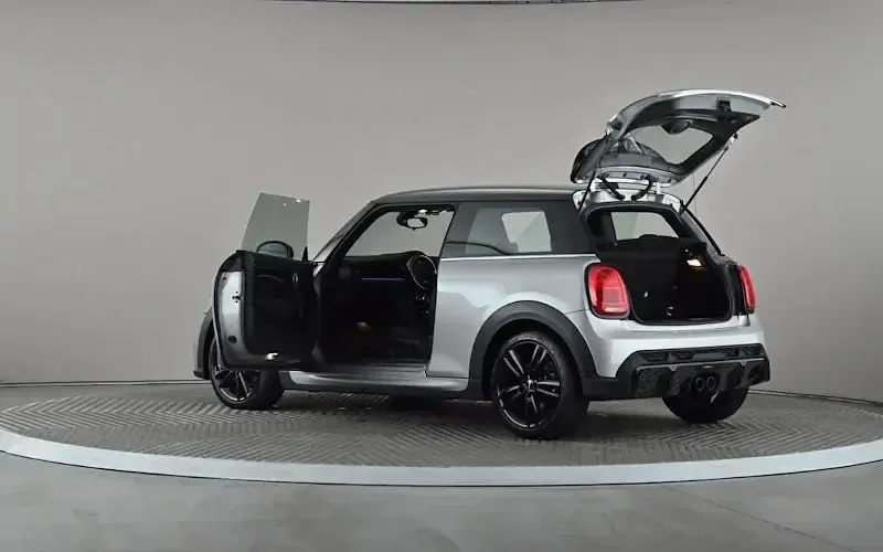 Used Mini Cooper S Hatch 178 HP (130 kW) 2023 Silver Hatchback