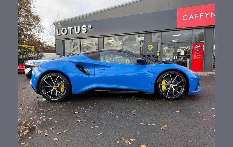 Used Lotus Emira 400 HP (294 kW) 2023 Blue Coupe