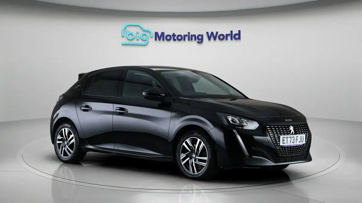 Used Peugeot 208 Allure+ 131 HP (96 kW) 2023 Hatchback